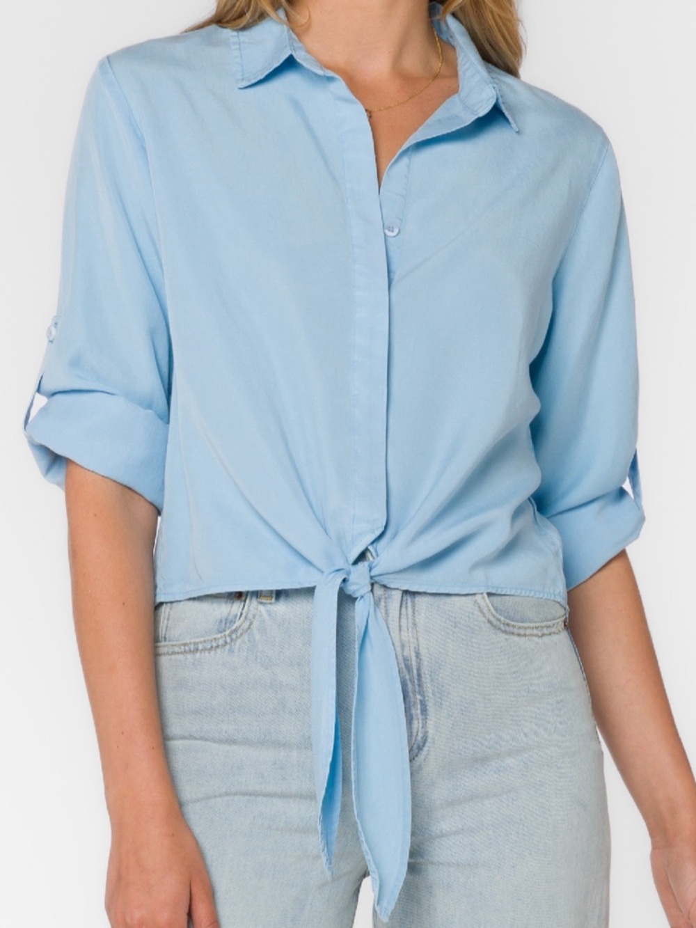 New with tags. Velvet heart button down rolled sleeve with tie front. Tencel
